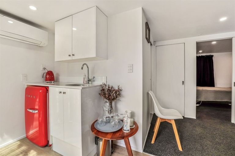 Photo of property in 6 Curletts Road, Sockburn, Christchurch, 8042