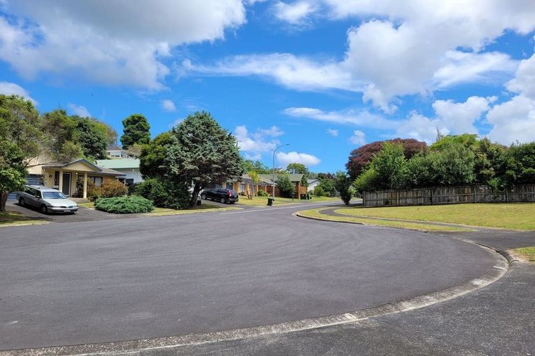 Photo of property in 14 Lanier Place, Glendene, Auckland, 0602