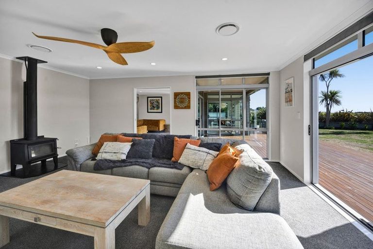 Photo of property in 9a Dolphin Parade, Bell Block, New Plymouth, 4312