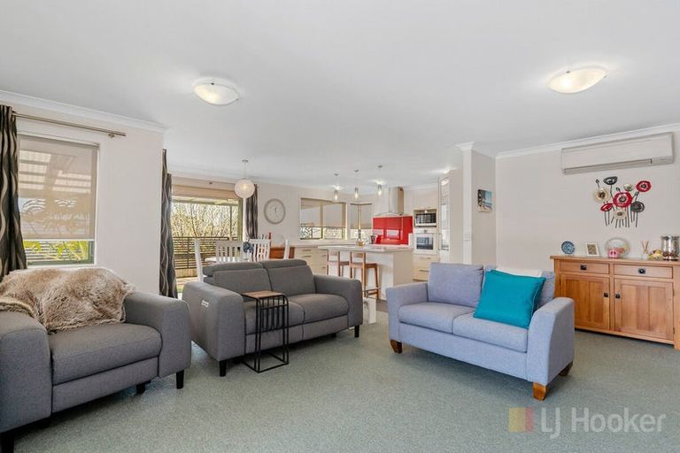 Photo of property in 18 Hamon Place, Pukehangi, Rotorua, 3015