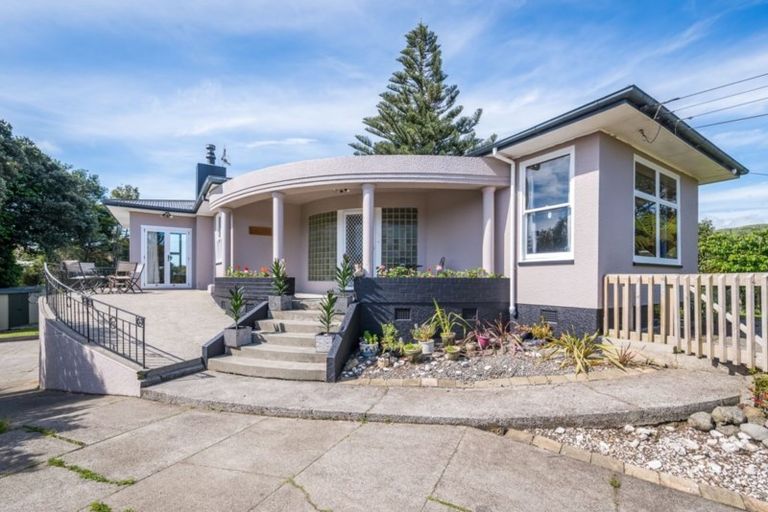 Photo of property in 63 Poplar Avenue, Raumati South, Paraparaumu, 5032