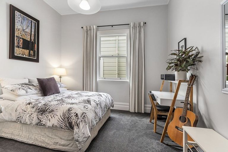 Photo of property in 56 Derwent Street, Island Bay, Wellington, 6023