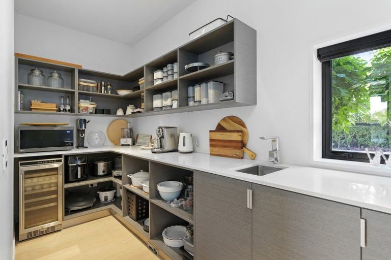 Photo of property in 18 Quarters Place, Halswell, Christchurch, 8025