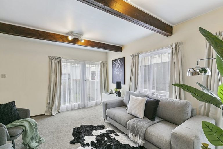 Photo of property in Lynbrae Court Flats, 17/4 Dr Taylor Terrace, Johnsonville, Wellington, 6037