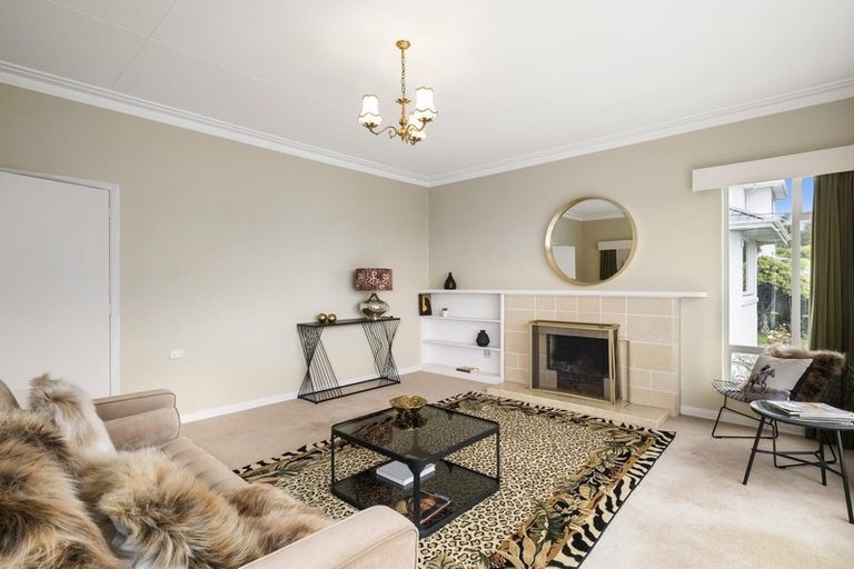 Photo of property in 129 Eglinton Road, Mornington, Dunedin, 9011