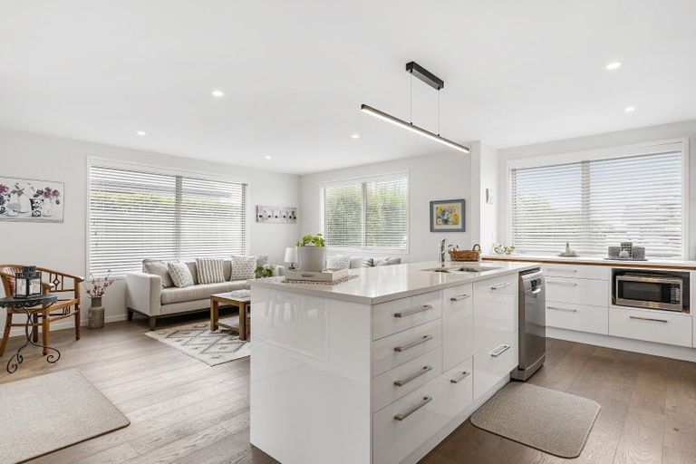 Photo of property in 72 Penetaka Heights, Pyes Pa, Tauranga, 3112