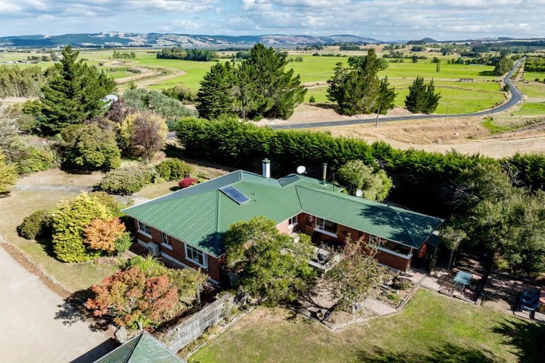 Photo of property in 796 Maungatua Road, Berwick, Outram, 9073