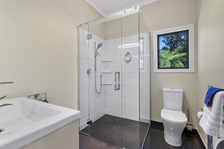 Photo of property in 92 Govett Avenue, Frankleigh Park, New Plymouth, 4310