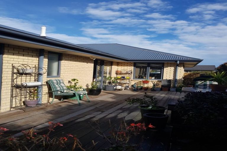 Photo of property in 43a Shortland Street, Wainoni, Christchurch, 8061