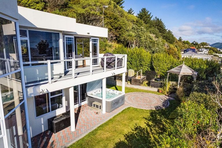Photo of property in 6 Iona Place, Papakowhai, Porirua, 5024