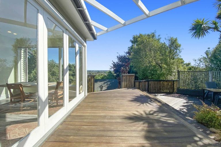 Photo of property in 31 Dyers Pass Road, Cashmere, Christchurch, 8022