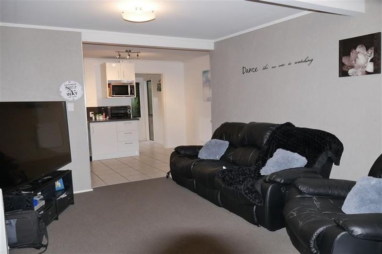 Photo of property in 35 Western Hills Drive, Kensington, Whangarei, 0112