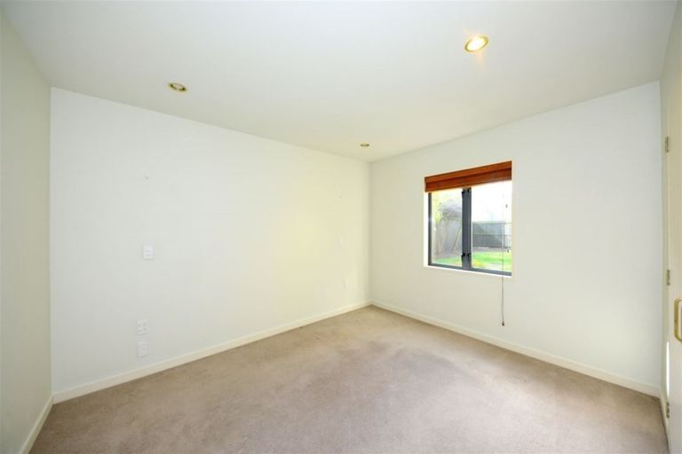 Photo of property in 382a Memorial Avenue, Burnside, Christchurch, 8053