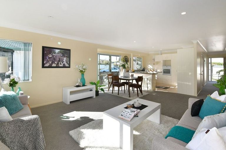 Photo of property in 2/12 Miro Street, Helensville, 0800