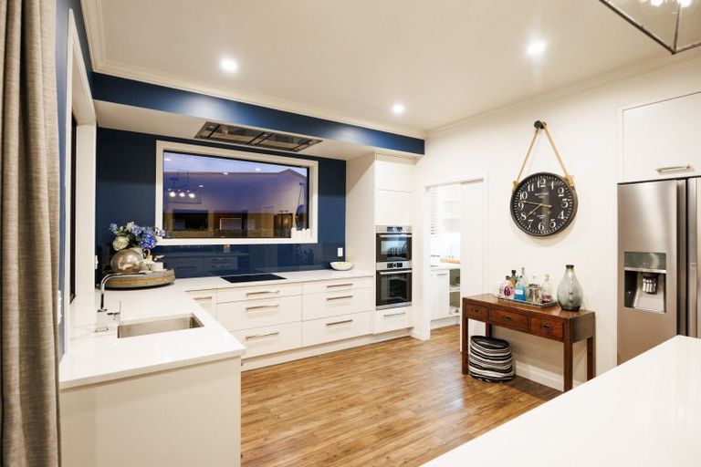 Photo of property in 9 Awatea Terrace, Hokowhitu, Palmerston North, 4410