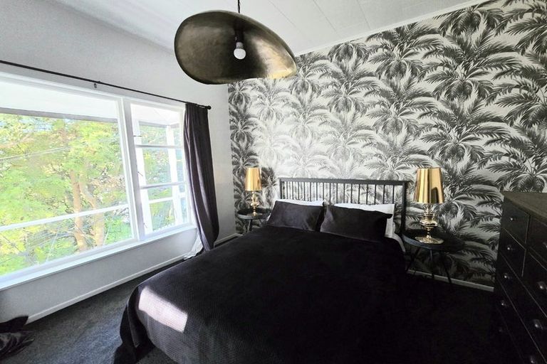 Photo of property in 35 Patanga Crescent, Thorndon, Wellington, 6011