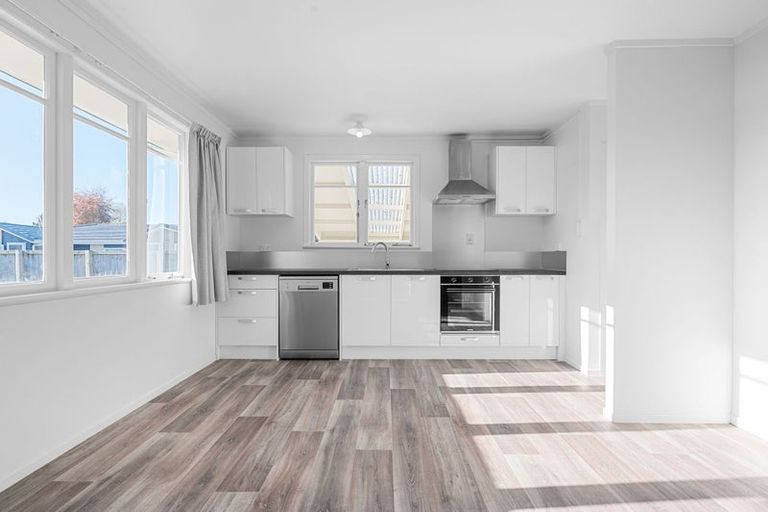 Photo of property in 5a Paul Crescent, Fairfield, Hamilton, 3214
