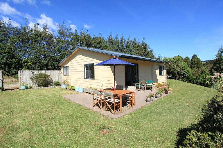 Photo of property in 50 Pond Road, Raglan, 3295