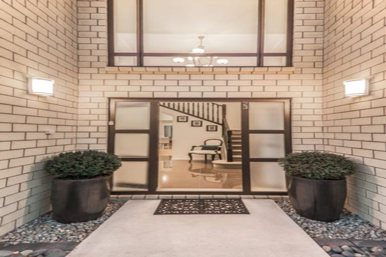 Photo of property in 23 Reeves Road, Pakuranga, Auckland, 2010