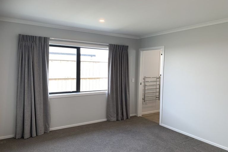 Photo of property in 4 Kingi Te Ahoaho Place, Otaki, 5512