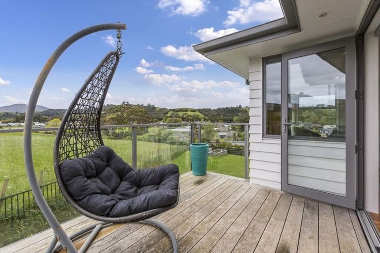 Photo of property in 4 Penney Rise, Matakana, 0985