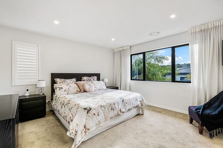 Photo of property in 34a Lyons Avenue, Murrays Bay, Auckland, 0630