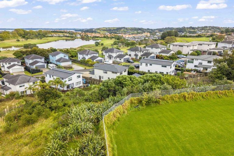 Photo of property in 53 Maylee Crescent, Gulf Harbour, Whangaparaoa, 0930