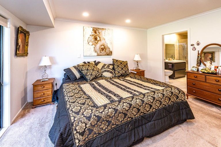 Photo of property in Caversham Park, 2/2 Caversham Road, Westmere, Whanganui, 4501