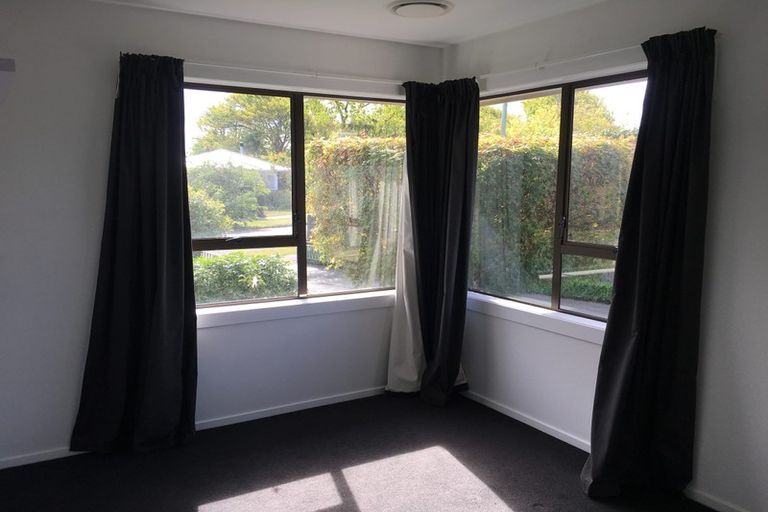 Photo of property in 10 Blossomdale Place, Bishopdale, Christchurch, 8053