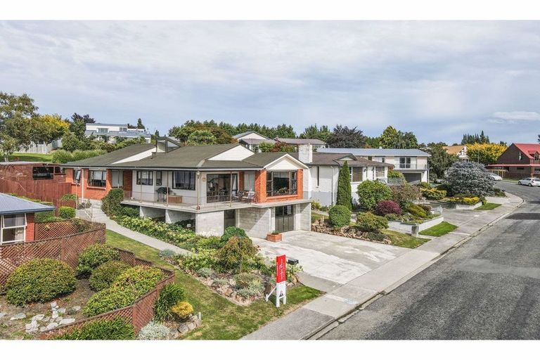 Photo of property in 22 Aotea Crescent, Gore, 9710