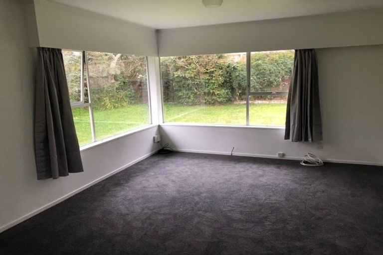 Photo of property in 2/95 Archers Road, Hillcrest, Auckland, 0629