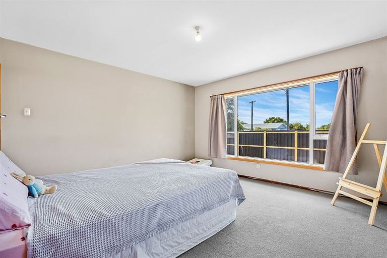 Photo of property in 122 Aorangi Road, Bryndwr, Christchurch, 8053