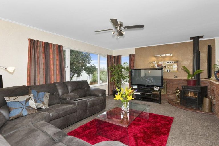 Photo of property in 22 Manapouri Place, Pakuranga Heights, Auckland, 2010