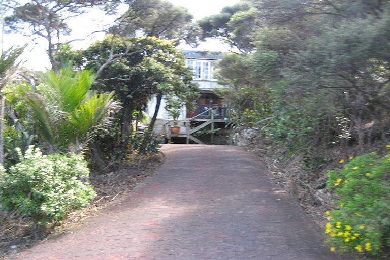 Photo of property in 46 Tasman View Road, Te Henga / Bethells Beach, Henderson, 0781