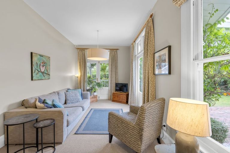 Photo of property in 93 Dyers Pass Road, Cashmere, Christchurch, 8022