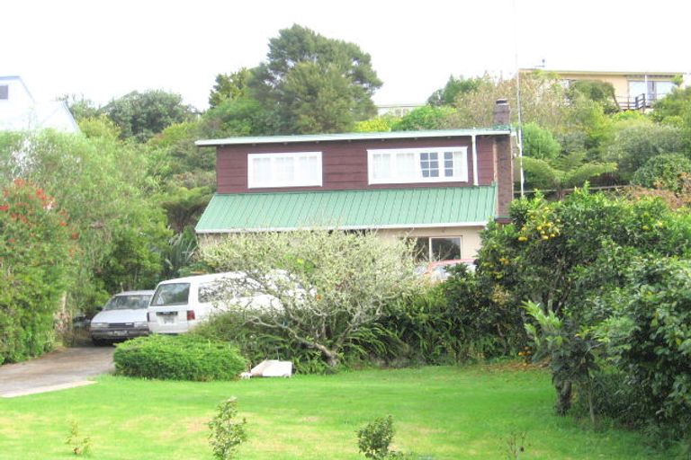 Photo of property in 6 Maori Hut Road, Red Beach, 0932
