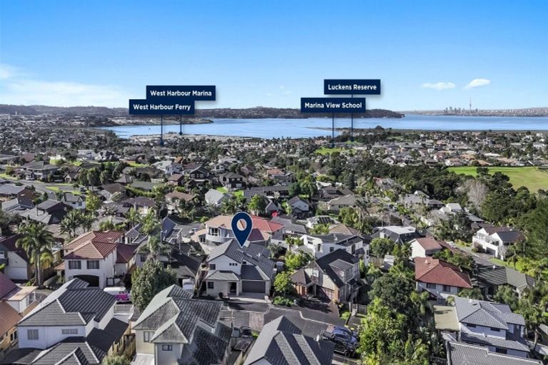 Photo of property in 157e Hobsonville Road, West Harbour, Auckland, 0618