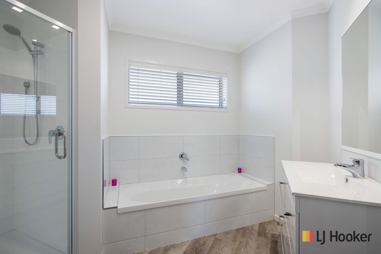 Photo of property in 38 Noble Johnston Drive, Katikati, 3129