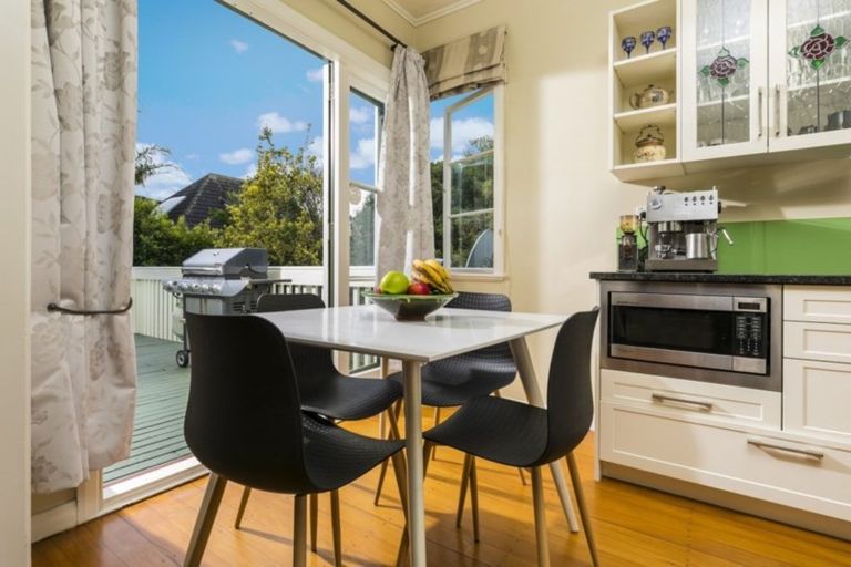 Photo of property in 1/235 Lake Road, Belmont, Auckland, 0622