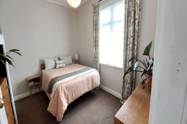 Photo of property in 53 Woodglen Road, Glen Eden, Auckland, 0602