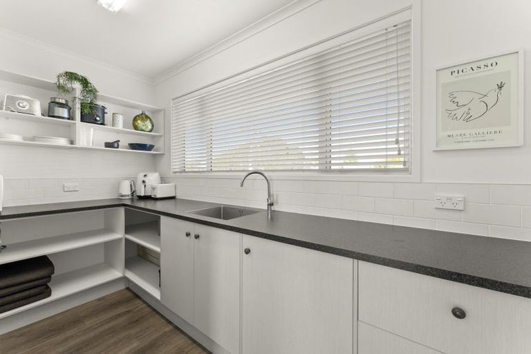 Photo of property in 379b Oceanbeach Road, Mount Maunganui, 3116