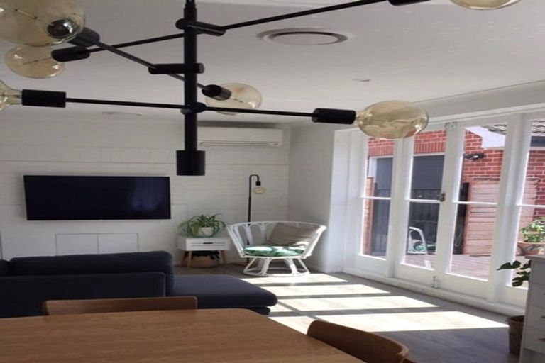 Photo of property in 5 Huia Grove, Elderslea, Upper Hutt, 5018