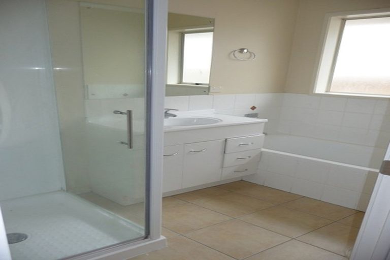 Photo of property in 14 Raphoe Road, Flat Bush, Auckland, 2019