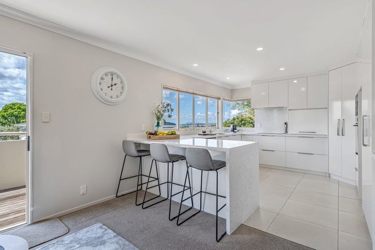 Photo of property in 16 Tornado Place, West Harbour, Auckland, 0618