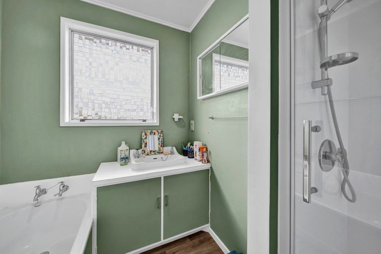 Photo of property in 4 Cowling Road, Hurdon, New Plymouth, 4310