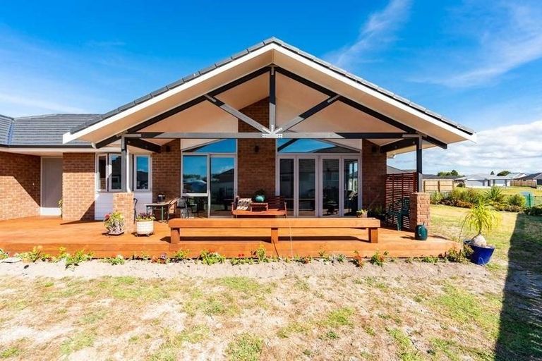 Photo of property in 6 Maries Way, Waipu, 0510