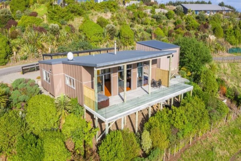 Photo of property in 194 Peka Peka Road, Peka Peka, Waikanae, 5391