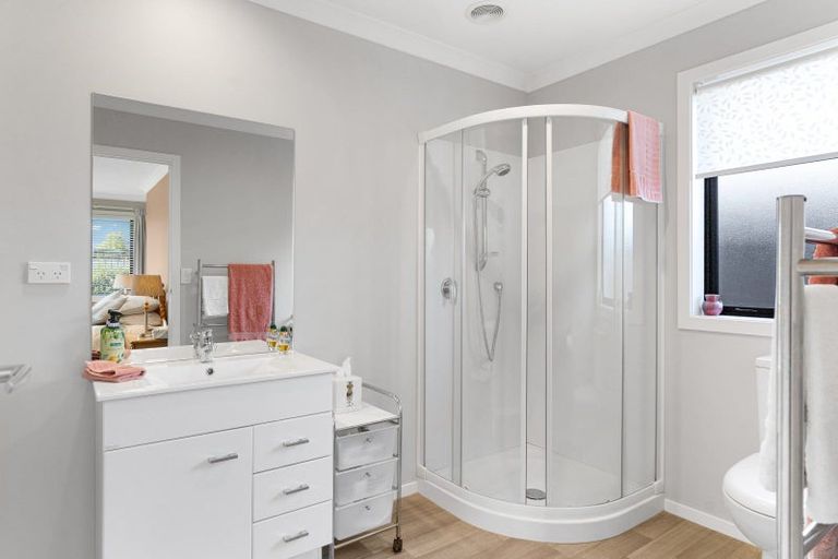 Photo of property in 13 Feist Street, Carterton, 5713