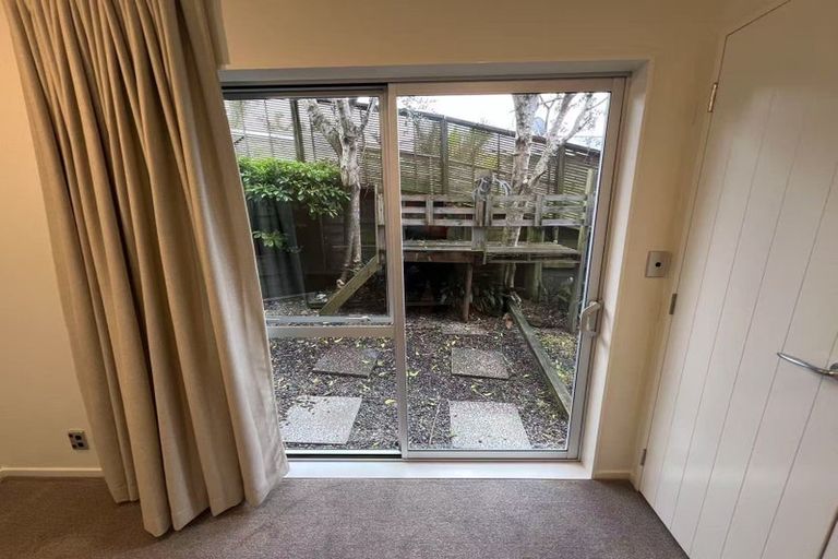 Photo of property in 657 Beach Road, Rothesay Bay, Auckland, 0630