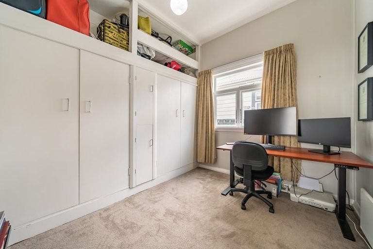 Photo of property in 9 East Street, Petone, Lower Hutt, 5012